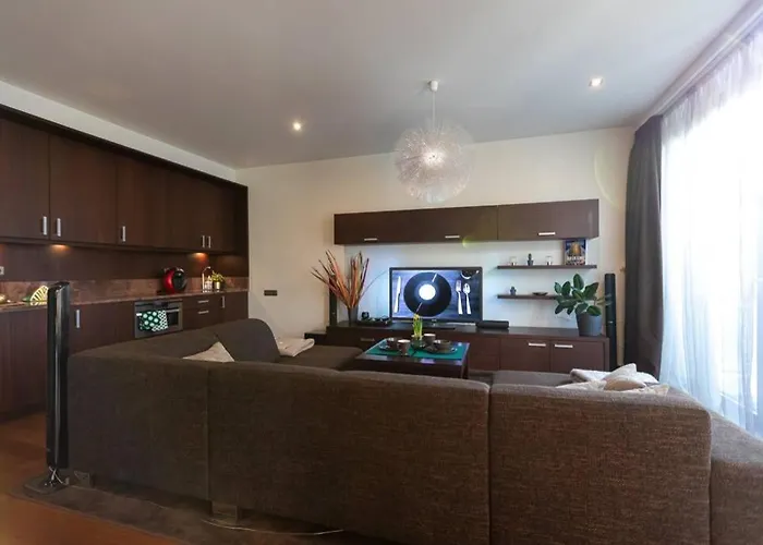 Cozy River-Side Apartment Right In Riga